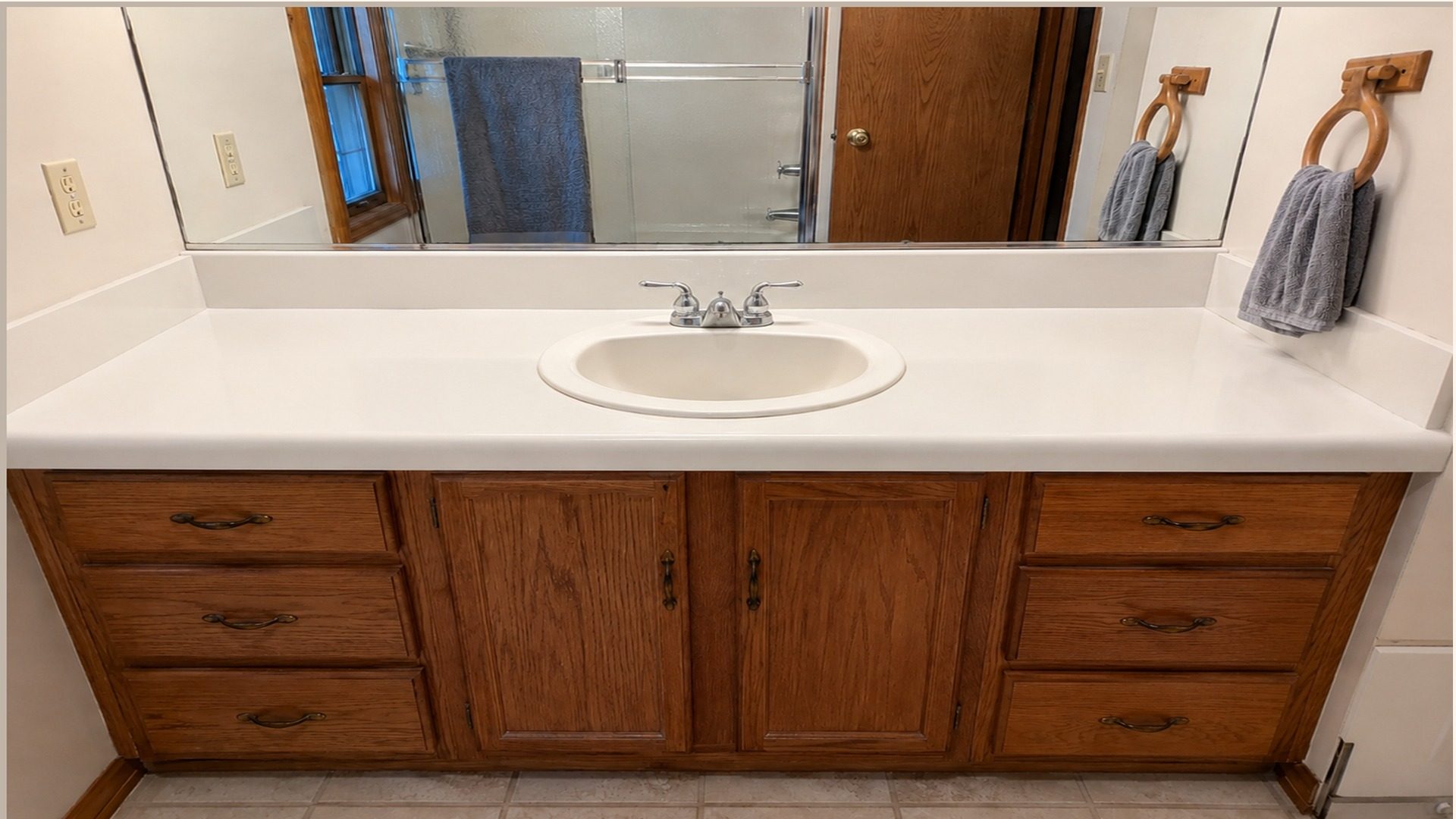 After: countertop refinishing by Bath Professional